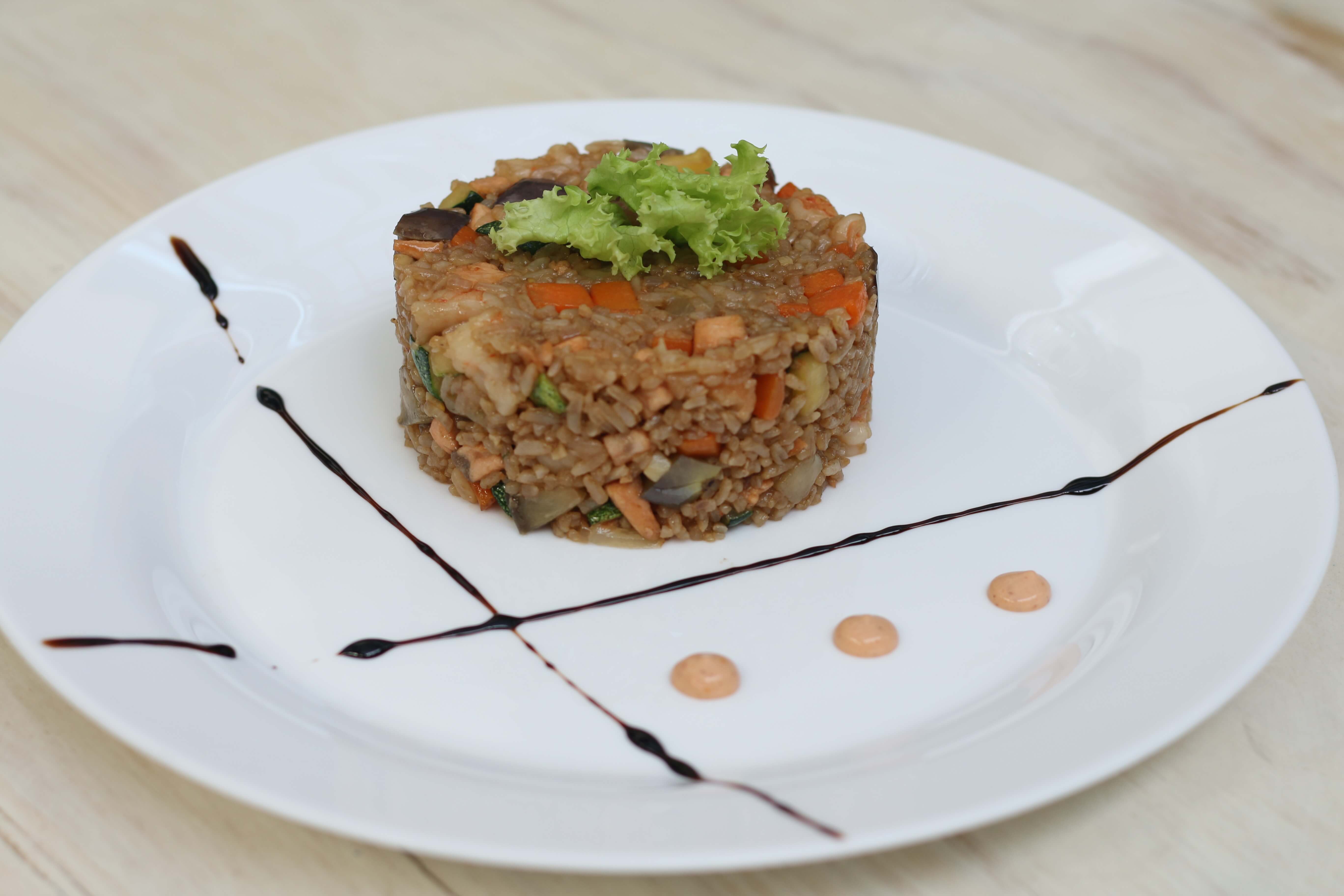 Yakimeshi de Salmon y Camaron | Las Hijas de la Tostada